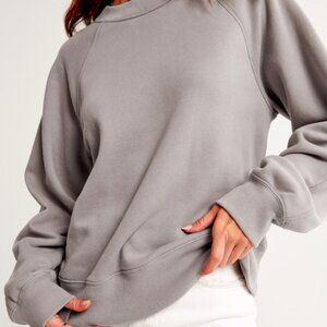 Abercrombie & Fitch Essential Raglan Classic Sunday Crew